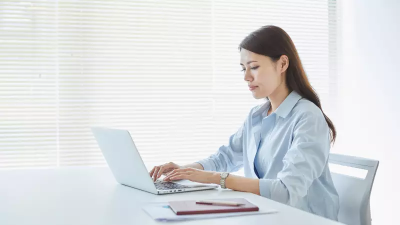 Gen Z's Double Major Strategy: 591% Surge as Job Market Tightens