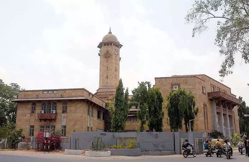 Gujarat University Mandates 120-Hour Internships for Semester 6 Students