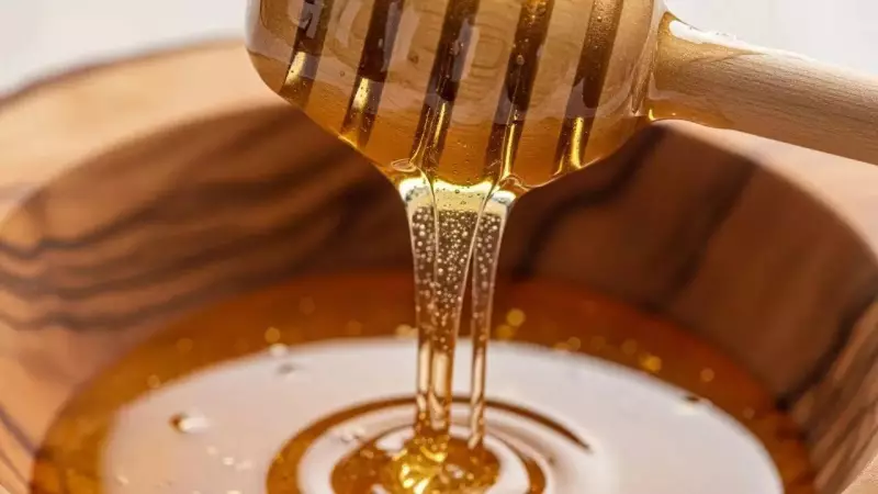 Honey's Eternal Shelf Life: Science Reveals Why It Never Spoils