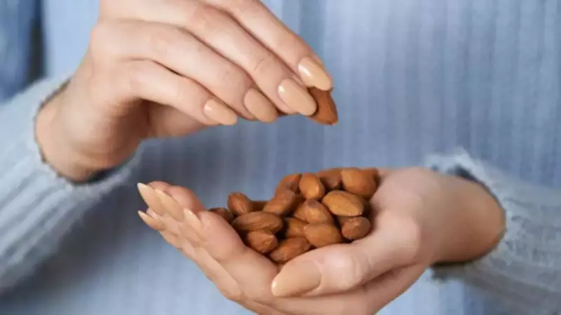 How Many Almonds Per Day? The Ideal Number for Health Benefits