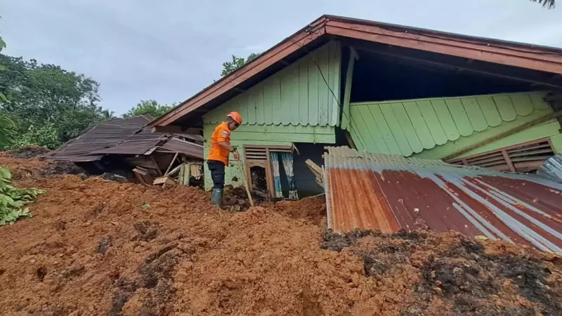Indonesia Floods & Landslides: Over 300 Dead, Rescue Teams Struggle