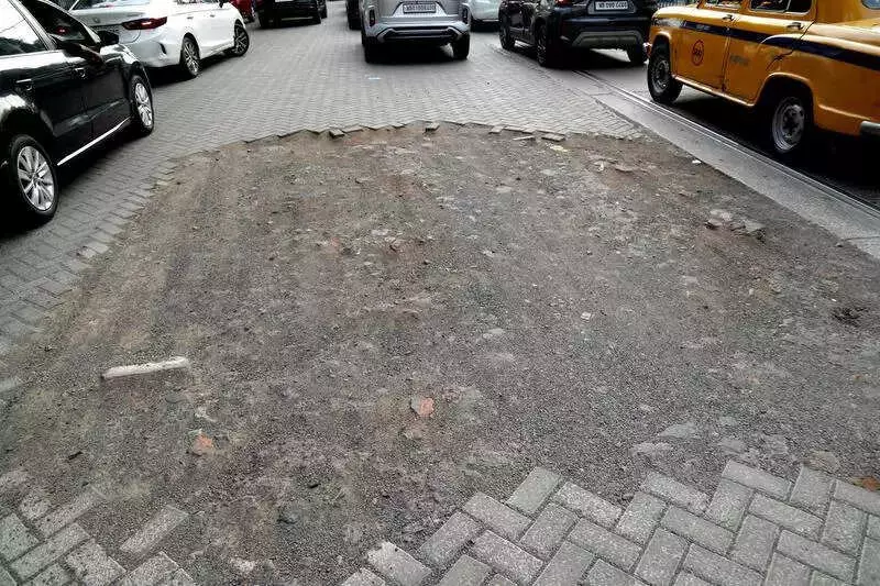 Kolkata Water Crisis: 1200mm Pipeline Repair on Ballygunge Circular Road