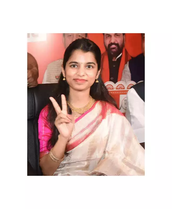 Maithili's Political Debut Sparks Electoral Firestorm in Alinagar | Bihar's Newest Battleground