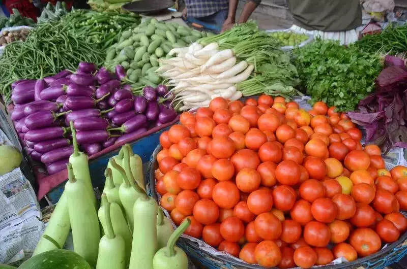 Nagpur Vegetable Prices Soar 100% Due to Unseasonal Rains