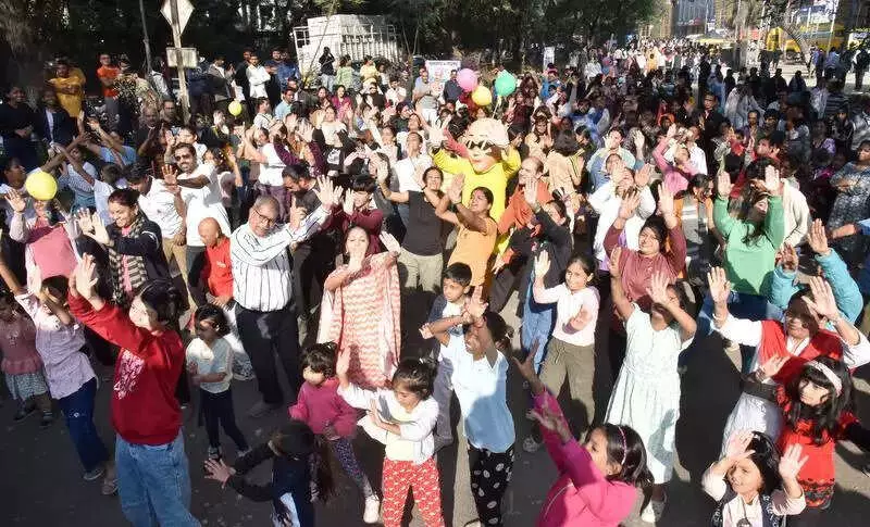 Nashik's Govind Nagar Transforms into Vibrant Vehicle-Free Zone for Happy Streets