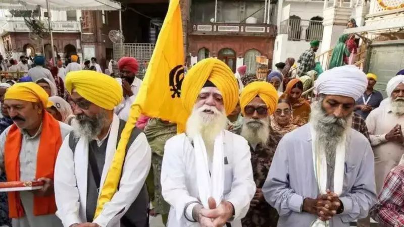 Pakistani Border Officials Deny Hindu Pilgrim Entry for Gurpurab, Compares Scenery to Pahalgam