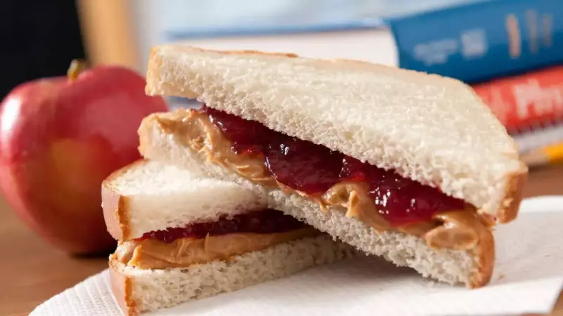 Peanut Butter & Jelly Sandwich: Healthy Lunch or Sugar Trap? Experts Reveal Shocking Truth
