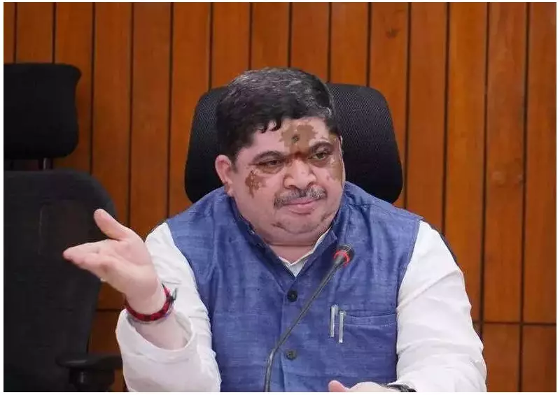 Telangana Minister Seeks Swift Green Nod for Key Irrigation Projects