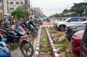 Cuttack's 3.2-km Madhupatana-Badambadi Road Becomes Traffic Nightmare