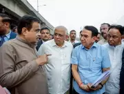 Gadkari Warns Contractors, Announces ₹20,000 Cr for Gujarat Highways