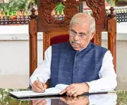 Kerala Governor Sparks Controversy: Invites Applications for Calicut University VC Post, State Govt Calls It 'Undemocratic'