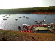 Maharashtra Hotels Report 30% Drop in Holiday Bookings Due to Weekday Festivals