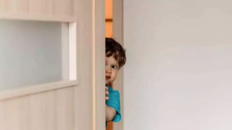 10 Seconds to Tragedy: Viral Video Shows Dishwasher Detergent Nearly Kills Toddler