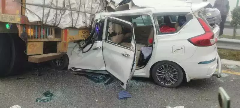 3 Killed, 8 Injured as Car Rams Stationary Truck in Sultanpur Fog