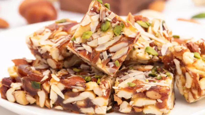 5 Healthy Natural Sweeteners to Replace Sugar: Dates, Jaggery & More