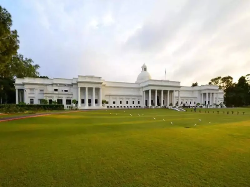 5 Key Scholarships at IIT Roorkee: Merit, Means & Support for Disadvantaged Students