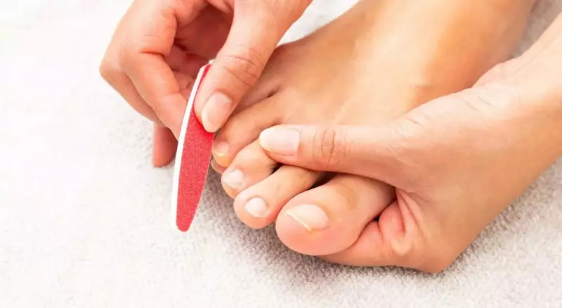 5 Simple Habits to Keep Your Nails Neat and Clean at Home Daily