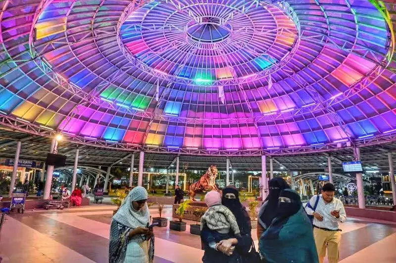 50 Umrah Pilgrims Stranded at Nagpur Airport, Take 7-Hour Bus to Mumbai