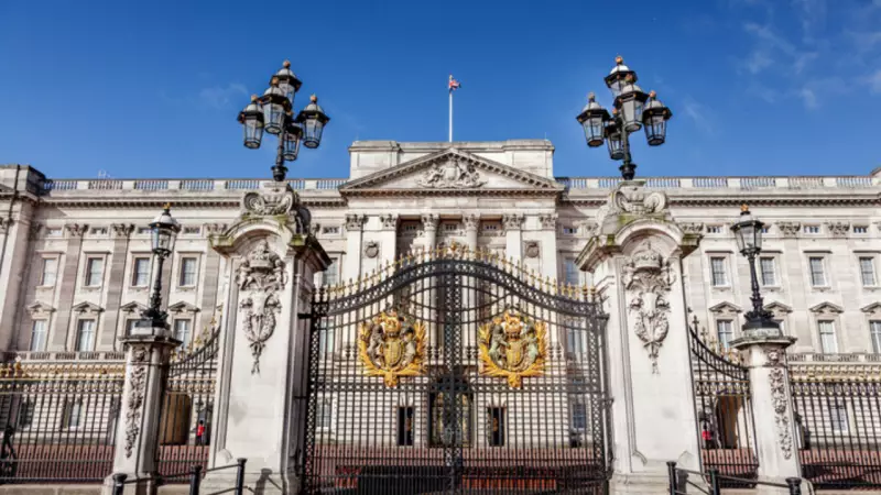 8 Foods the British Royal Family Never Eat: From Shellfish to Fast Food