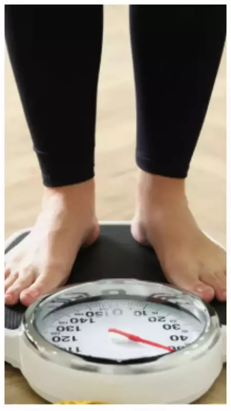 8 Smart Diet Hacks to Avoid Weight Gain This Christmas & New Year