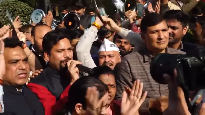 AAP Leaders Detained in Delhi Pollution Protest, Allege AQI Data Manipulation