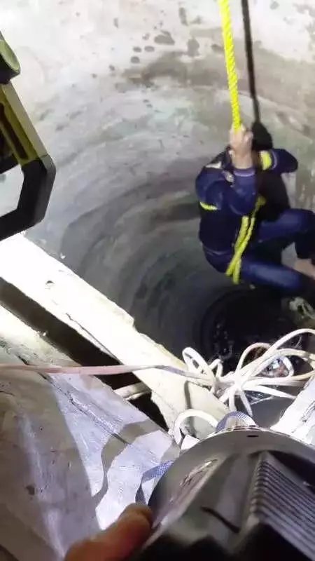 Ahmedabad Borewell Rescue: Father-Daughter Saved from 60-Ft Deep Well