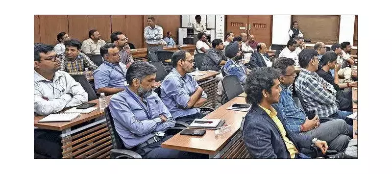 Ahmedabad Experts: Your Stolen Data, Worth Just ₹10, Fuels Deepfake Fraud