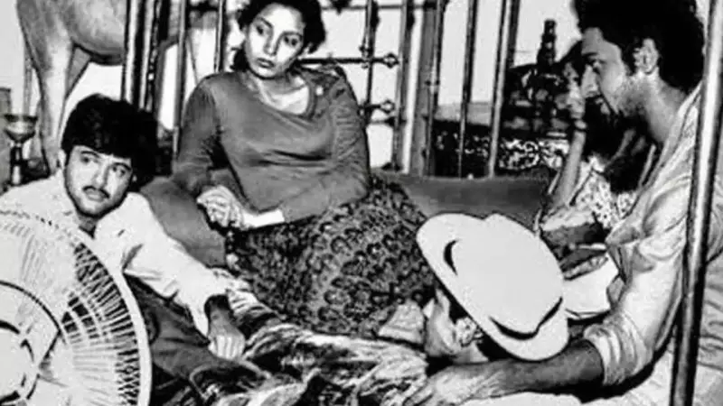 Anil Kapoor's Birthday: Rare Throwback Pic from 'Hum Paanch' Sets Surfaces