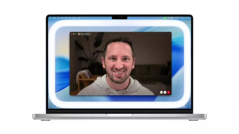 Apple's Edge Light: New macOS 26.2 Feature Turns Your Mac Screen Into a Ring Light