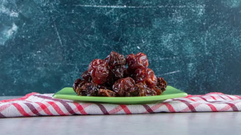 Ayurvedic Winter Secret: Eating 2 Roasted Dates at Night Boosts Warmth & Immunity