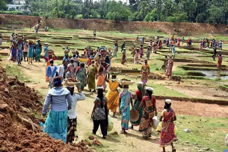 Bathinda: Labour Unions Burn Copies of VB-GRAG Bill, Call it 'Retrograde'