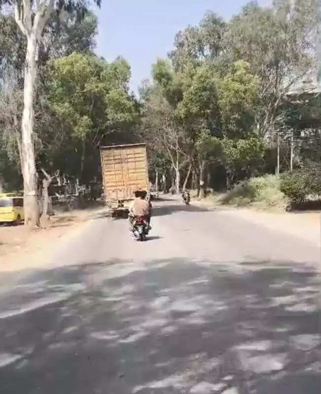 Bengaluru: 15km Truck Chase After Hit-and-Run Injures 4, Damages 6 Vehicles