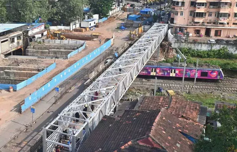 BMC Sets May 31, 2025 Deadline for Sion Flyover Reconstruction in Mumbai