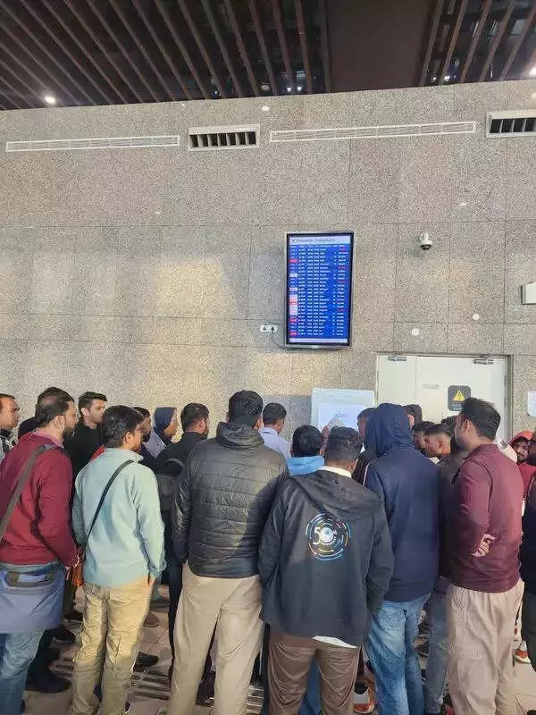 Chaos at Lucknow Airport: IndiGo Passengers Protest Over Delays, Cancellations