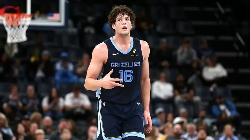 Charlotte Hornets Sign PJ Hall on Two-Way Deal to Boost Frontcourt Depth