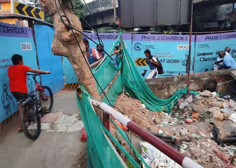 Chennai Metro's Barricaded Walkways: A 30 Crore Inconvenience for Pedestrians