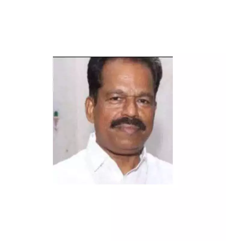 Congress Leader Questioned Over Controversial Photo Linking CM Vijayan to Sabarimala Accused