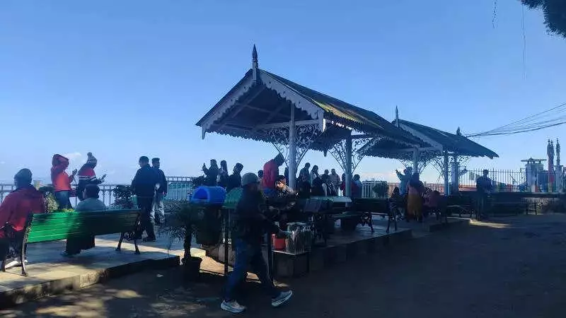 Darjeeling Awaits White New Year 2025 as Tourist Rush Hits Peak