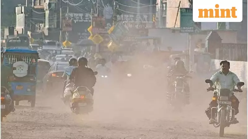 Delhi AQI Stays 'Very Poor' at 376, Fog to Worsen Air Quality