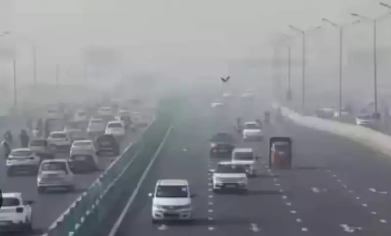 Delhi Bans Non-BS VI Vehicles From Thursday To Curb Pollution Under GRAP