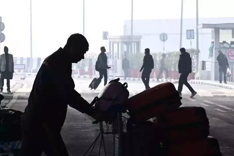 Delhi Fog Chaos: 550 Flights Delayed, Visibility Drops to 50 Metres