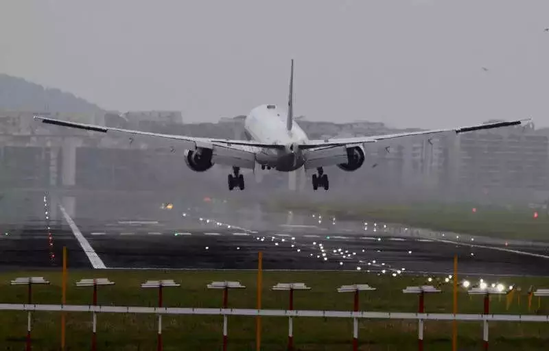 Delhi Fog Disrupts Chennai Flights: 7 Cancelled, Multiple Delays