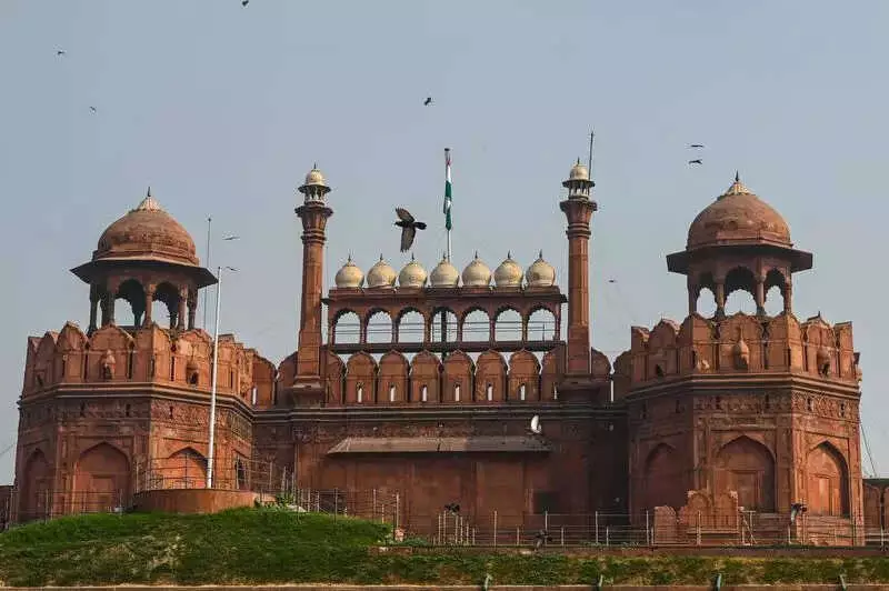 Delhi Police Boosts Red Fort Security with 120 New CCTV Cameras After Blast