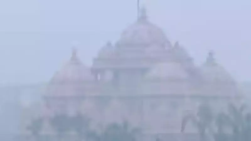 Delhi's Air Quality Crisis: AQI at 427, Fog & Smog Choke City for 3rd Day
