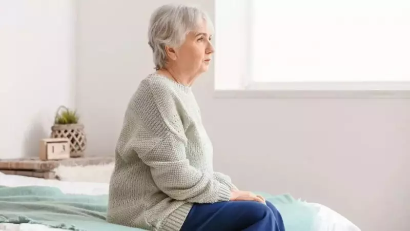 Dementia Warning Signs: 5 Early Symptoms That Aren't Memory Loss