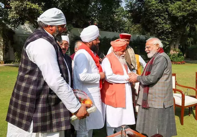 Dera Ballan Head Meets PM Modi, Invites Him for Guru Ravidas Jayanti in Varanasi