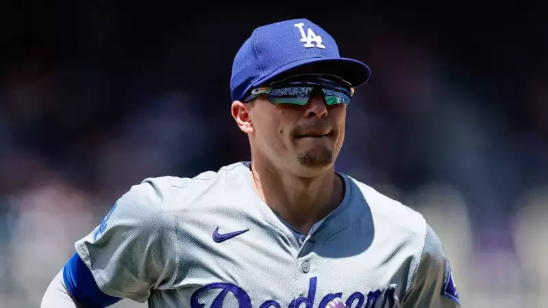 Dodgers' Kiké Hernández Becomes 'Kiké Claus' in Surprise Christmas Visit with Teammates