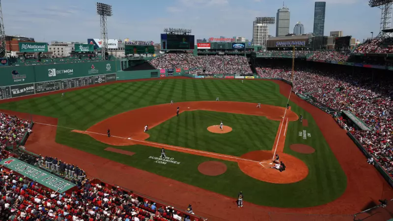Fenway Park: 112 Years of Baseball History, Legends & The Green Monster