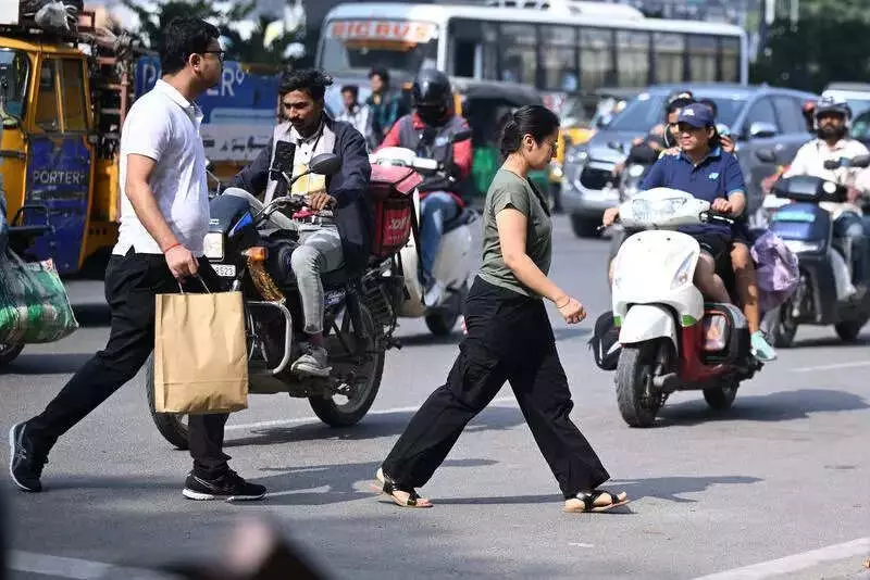 Gachibowli Junction Nightmare: Pedestrians Risk Lives at Sarath City Mall Crossing