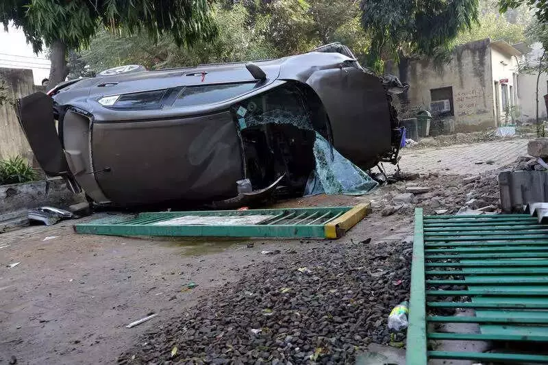 Ghaziabad: 1 Dead, Driver Injured as Car Plunges 30 Feet from Flyover Near Sihani Gate
